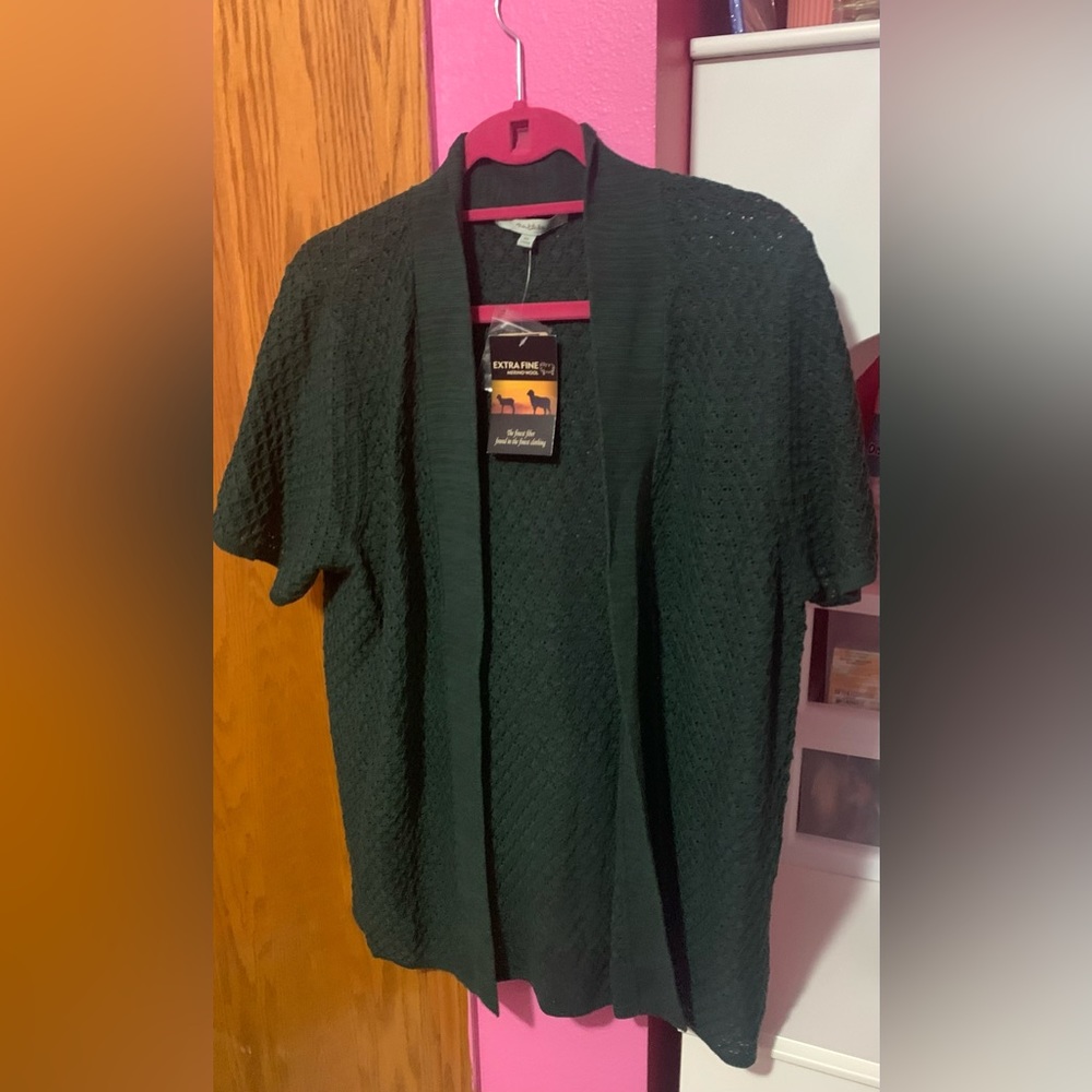 NWT. Size XL. Brand is Nuture. Open front short sleeve cardigan.
